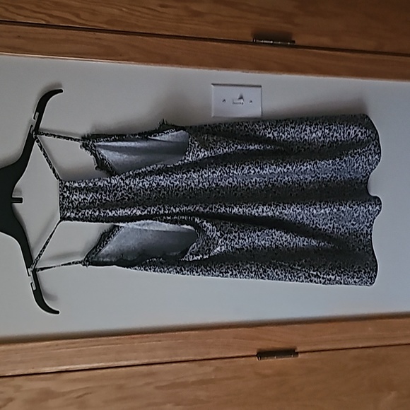 Eden Ruth Tank (L) - Picture 5 of 7